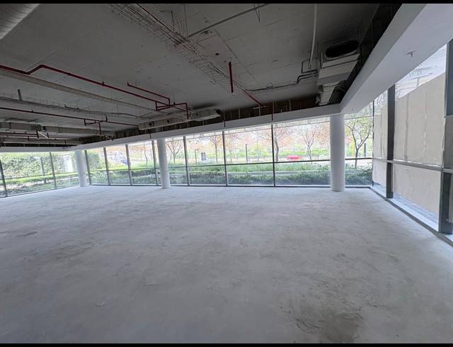 595M² OFFICE TO LET IN WATERFALL